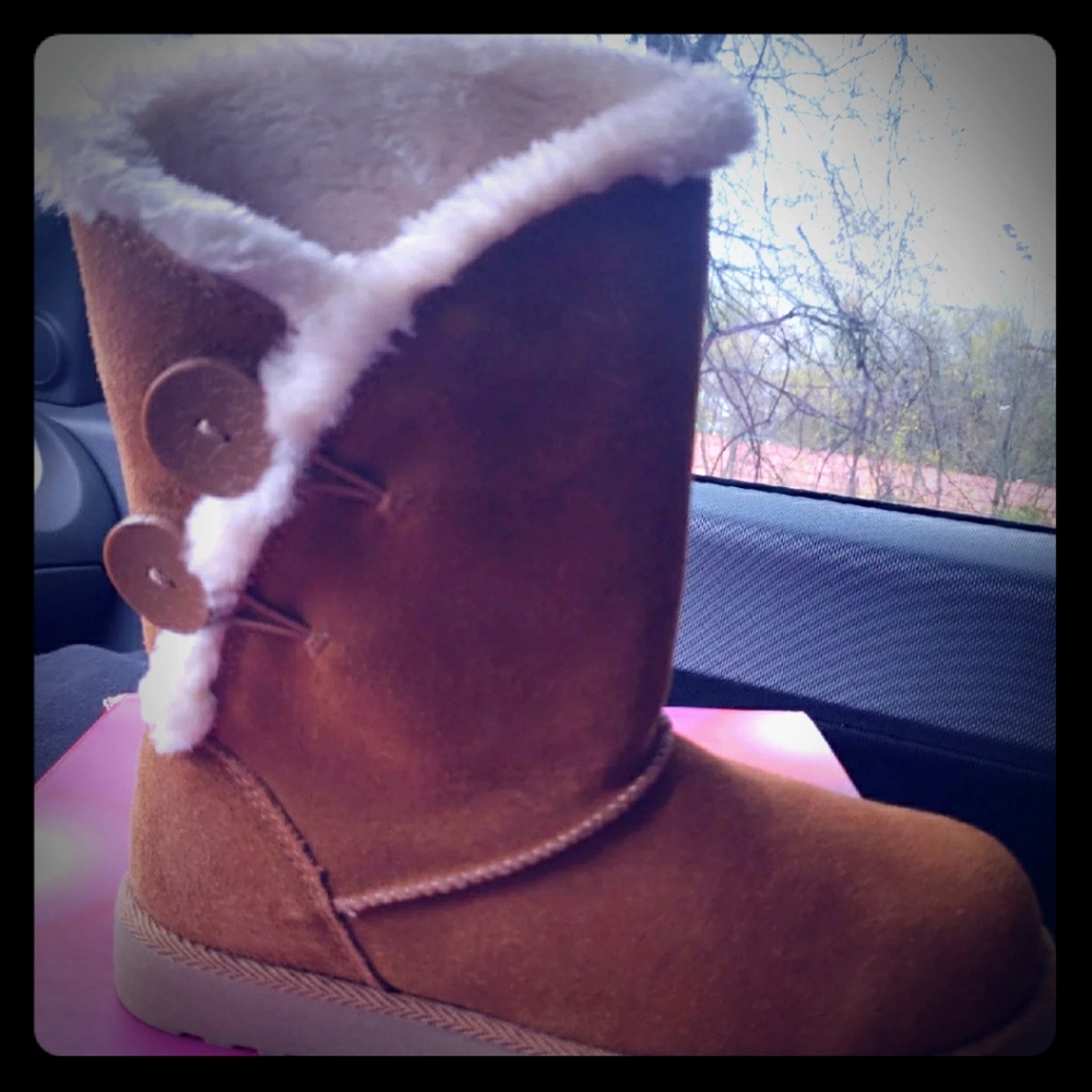 NWT Brown Suede Womens Boots